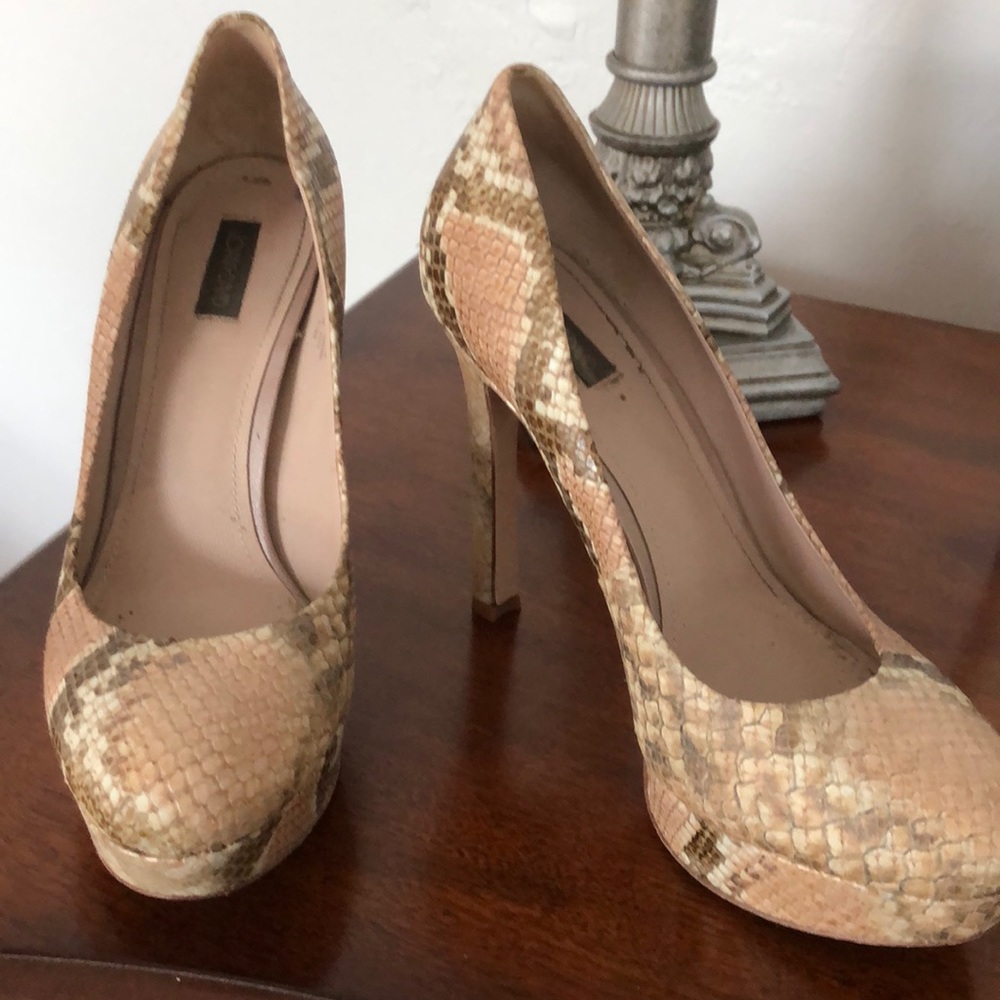 Joan & David Platform Pumps